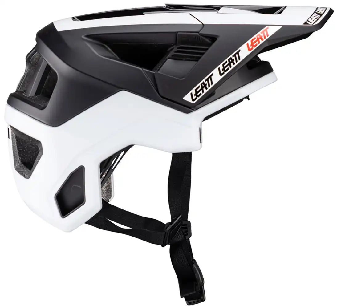 Leatt Enduro 4.0 full face helmet with aerodynamic design and ventilation for mountain biking and enduro riding.