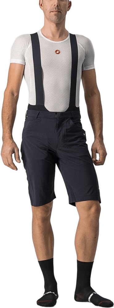 Castelli Unlimited Baggy men's MTB shorts, lightweight cycling clothing with multiple pockets, designed for mountain biking comfort.