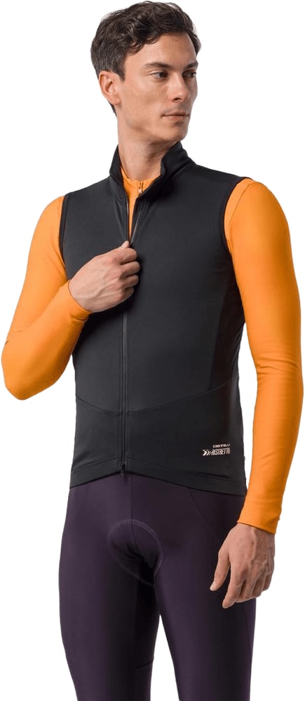 Castelli Perfetto Air men's vest displayed on a hanger, lightweight cycling clothing with a sleek design and breathable fabric.