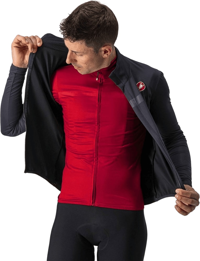 Castelli Goccia men's jacket, lightweight cycling clothing with a sleek design and functional details.