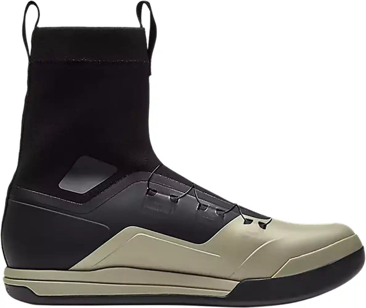 Fox Union All Weather Flat men's platform MTB shoes with durable design and rugged soles, suitable for mountain biking and outdoor riding.