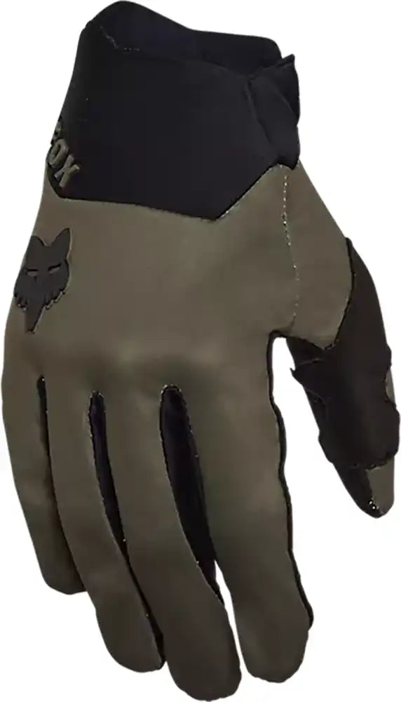 Fox Defend Wind OffRoad men's MTB gloves showing reinforced palms and adjustable wrist straps for cycling comfort.