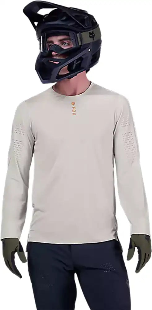 Fox Flexair Pro LS men's MTB jersey showing lightweight, breathable fabric with long sleeves and Fox branding for mountain biking.