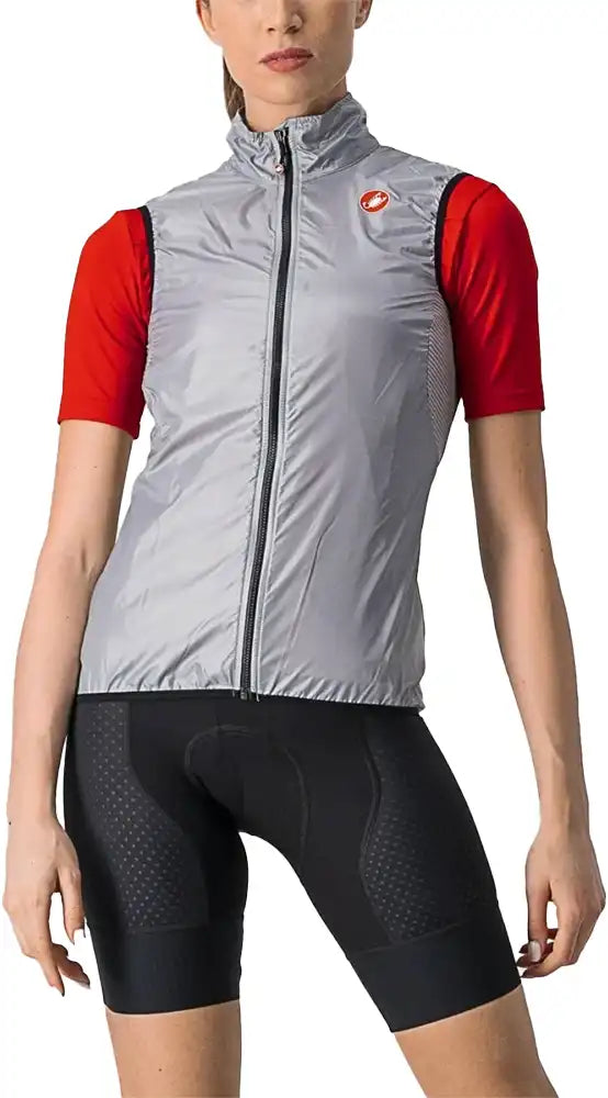 Castelli Aria Women's jacket in black, lightweight cycling clothing with a fitted design and full front zipper.