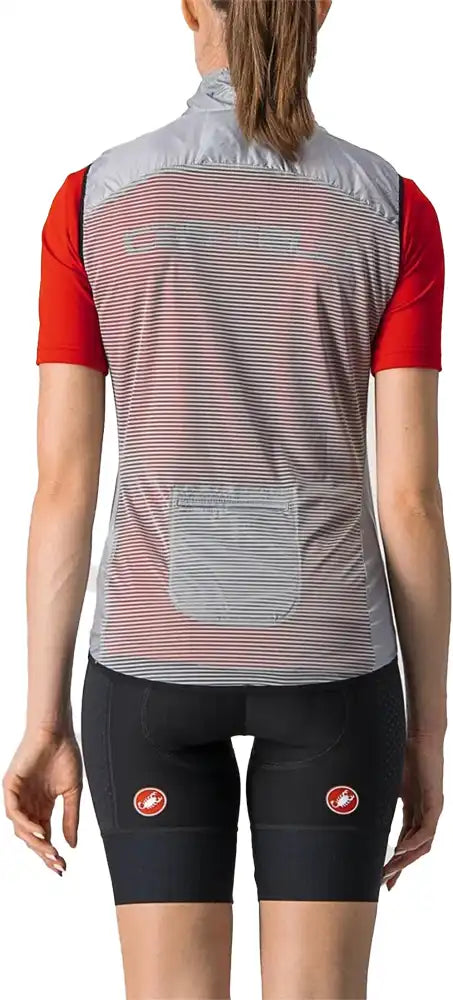 Castelli Aria women's jacket, lightweight cycling clothing with a sleek design, shown in a close-up image highlighting fabric and fit.