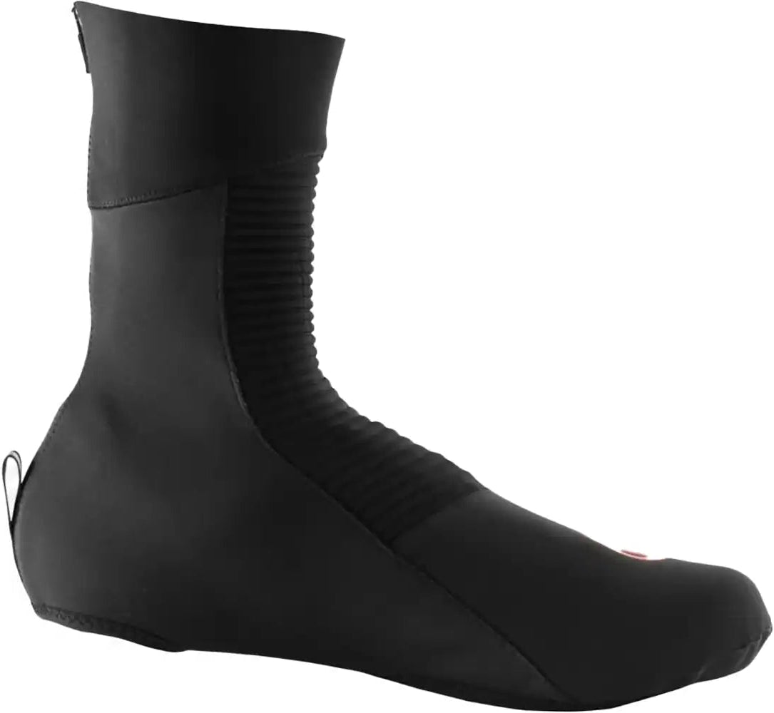 Castelli Entrata shoecovers in black, made of waterproof fabric, designed to protect cycling shoes from the elements.