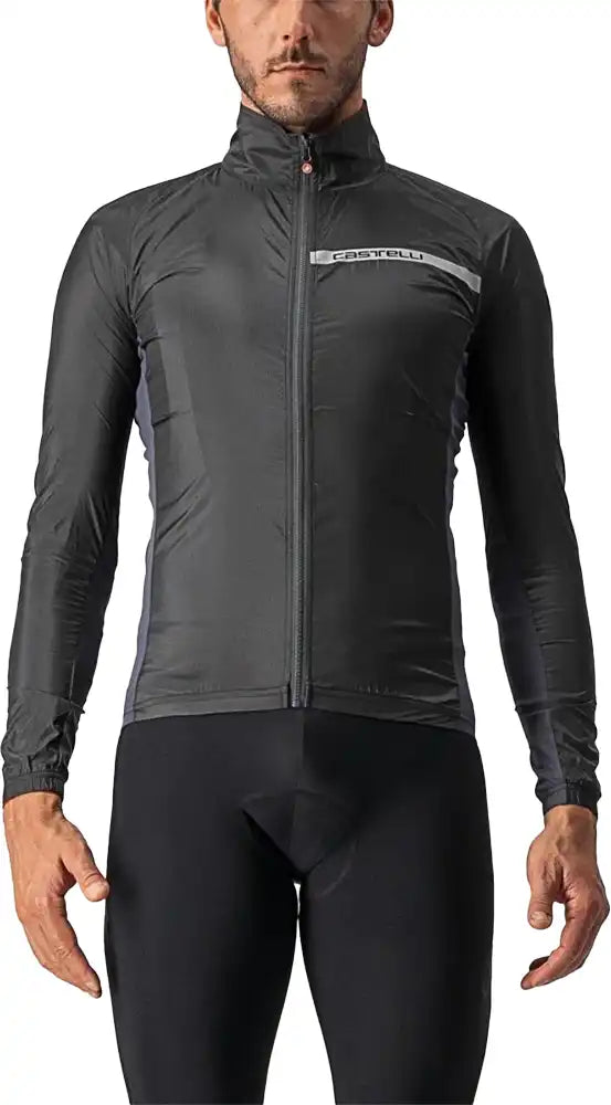Castelli Squadra Stretch men's jacket showing a close-up of the lightweight, fitted cycling jacket with logo and zipper details.