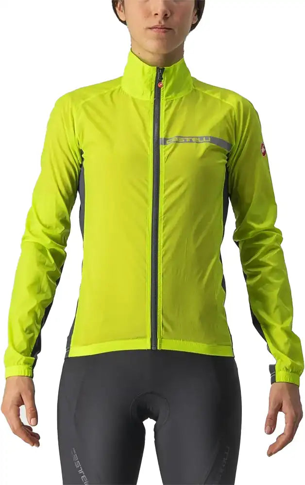 Castelli Squadra Stretch women's jacket, lightweight cycling clothing in black with a fitted design and full front zipper.