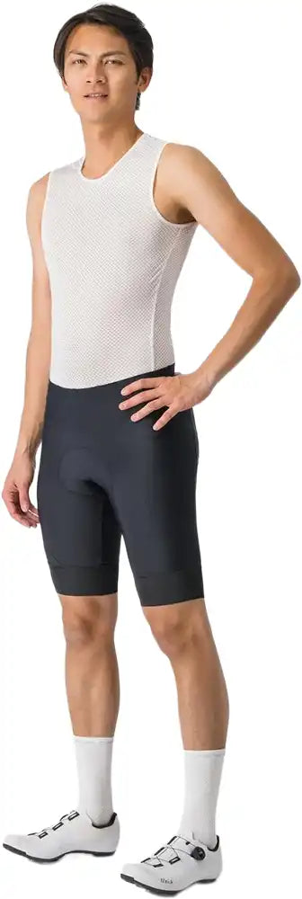 Castelli Entrata 2 men's cycling knicks in black with red accents, made of breathable, stretchy athletic fabric for comfort.