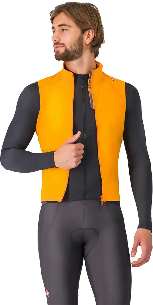 Castelli Espresso men's vest in black, lightweight cycling clothing with full front zipper and high collar.