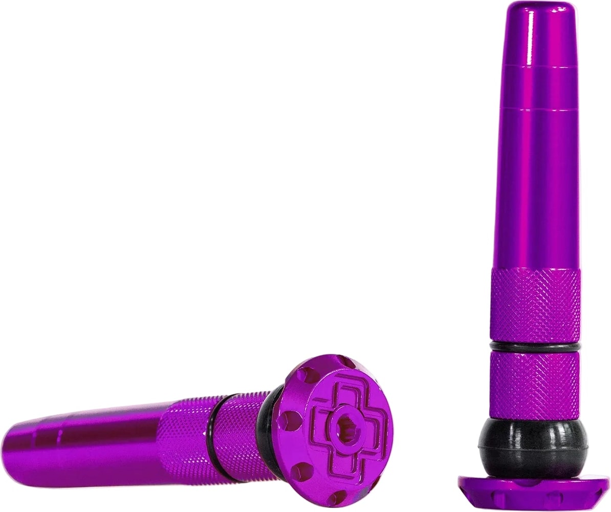 Muc-Off Sealth tubeless plugs for bike tires, black rubber accessories for sealing and repairing tubeless bicycle tires.