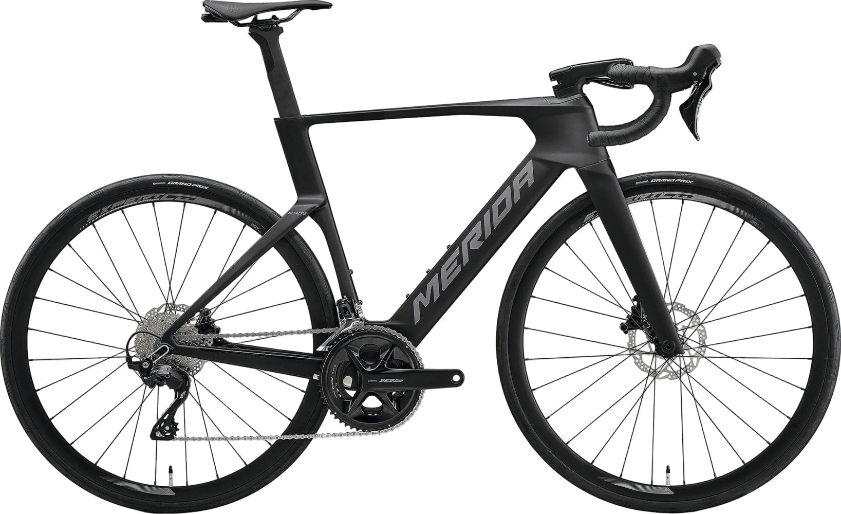 Merida Reacto 4000 road bike in sleek black with aerodynamic frame and drop handlebars, ready for high-performance cycling.