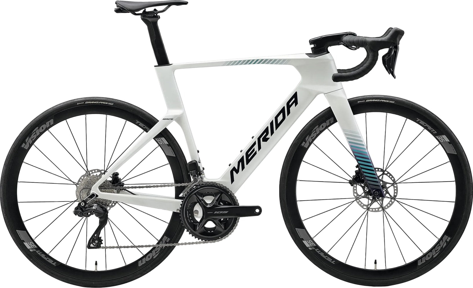 Red Merida Reacto 5000 road bike with lightweight frame and drop handlebars, designed for speed and performance on the road.