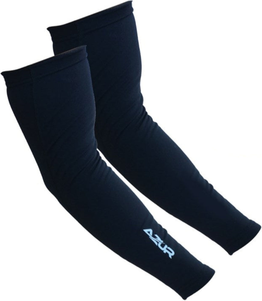 Azur Arm Warmers in soft fabric, showing a close-up of the stylish, comfortable clothing accessory for arms.