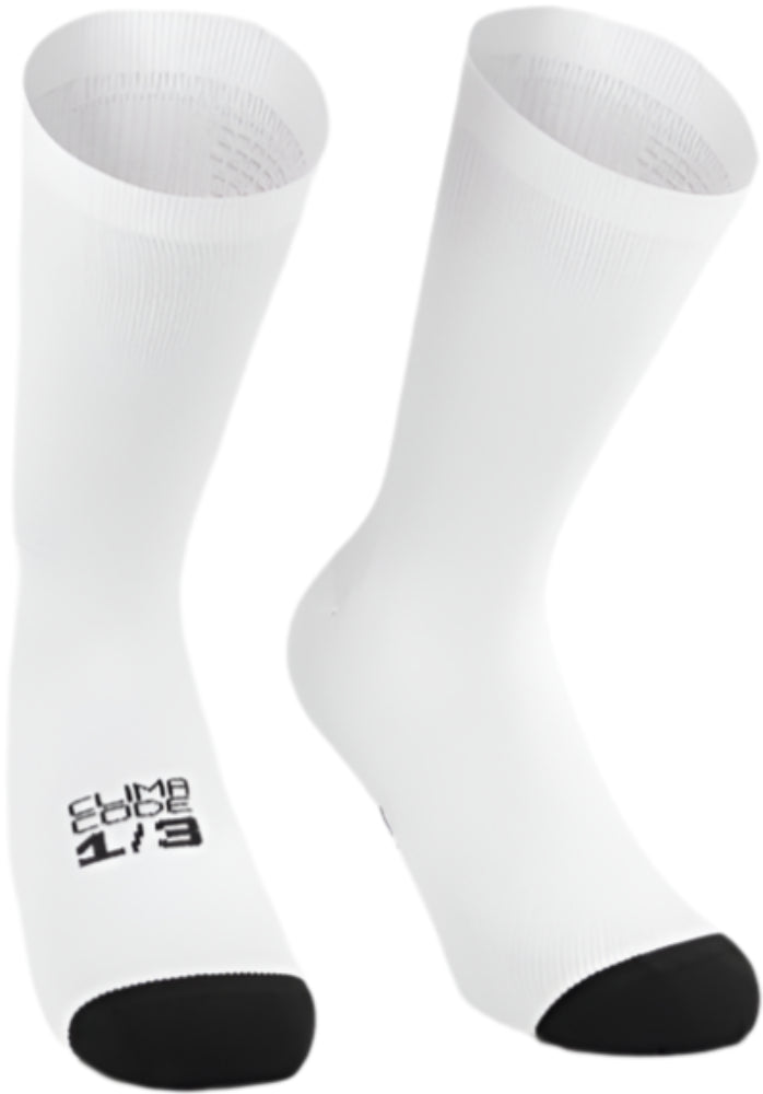 Assos Endurance S11 men's cycling socks in black with reinforced heel and toe, designed for comfort and durability during long rides.