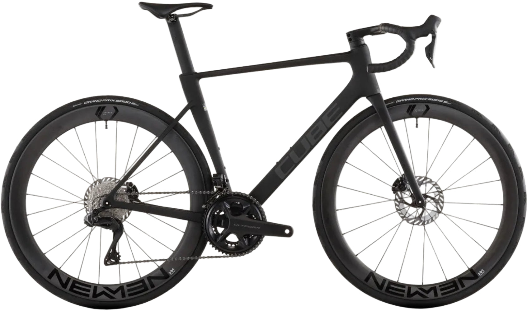 Black Cube Litening AIR C:68X Road bike with aerodynamic frame and lightweight design, ready for racing and high-performance cycling.