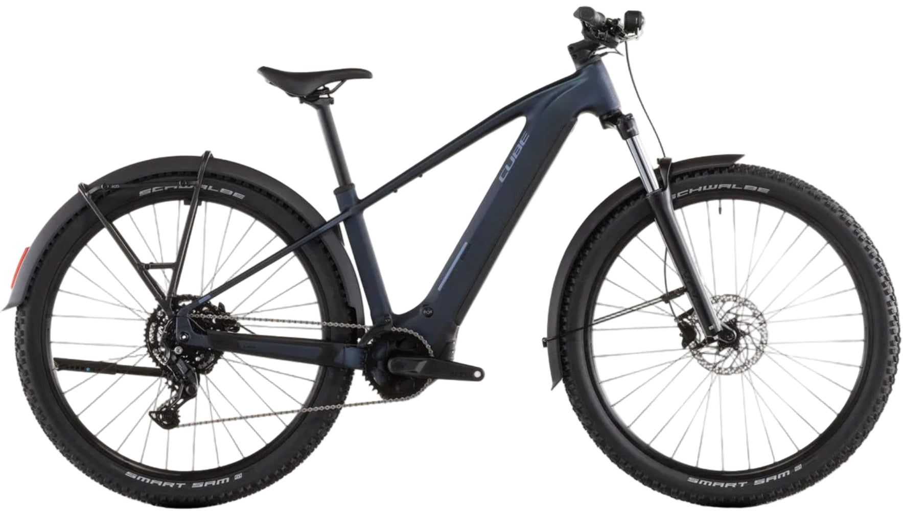 Cube Reaction Hybrid Performance 600 FE e-bike with indigoblue and reflex frame, showcasing its sleek design and electric motor.