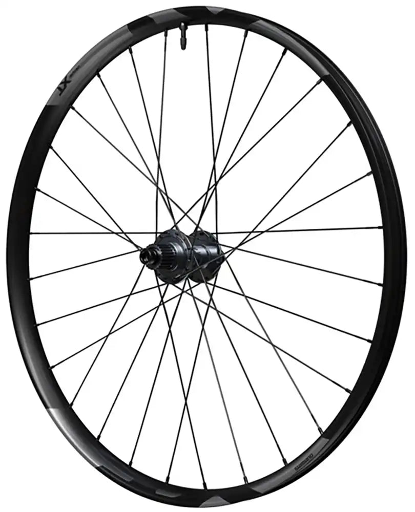 Shimano XT M8200 tubeless disc wheel for mountain bikes, featuring black alloy rim and disc brake compatibility.