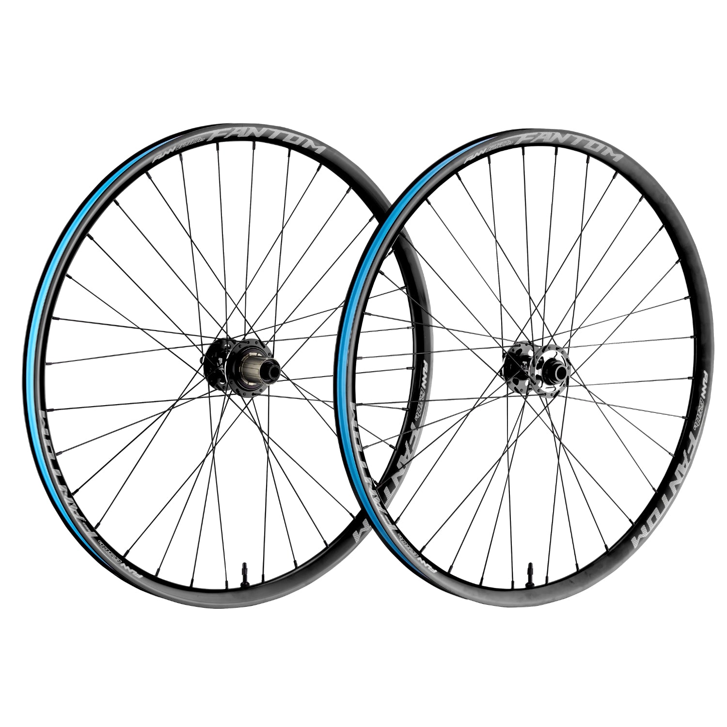 FUNN Fantom AM40 wheelset for mountain bikes, showing black rims and spokes with the FUNN logo on the hub.