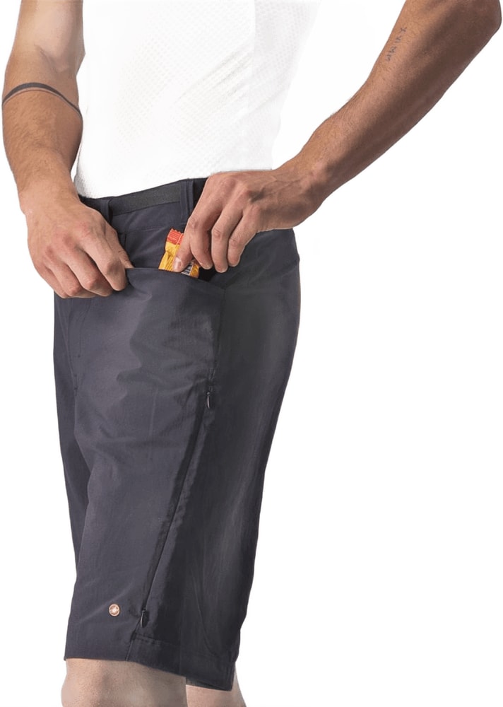 Castelli Unlimited Trail Baggy men's MTB shorts with lightweight, breathable fabric and adjustable waist for cycling comfort.
