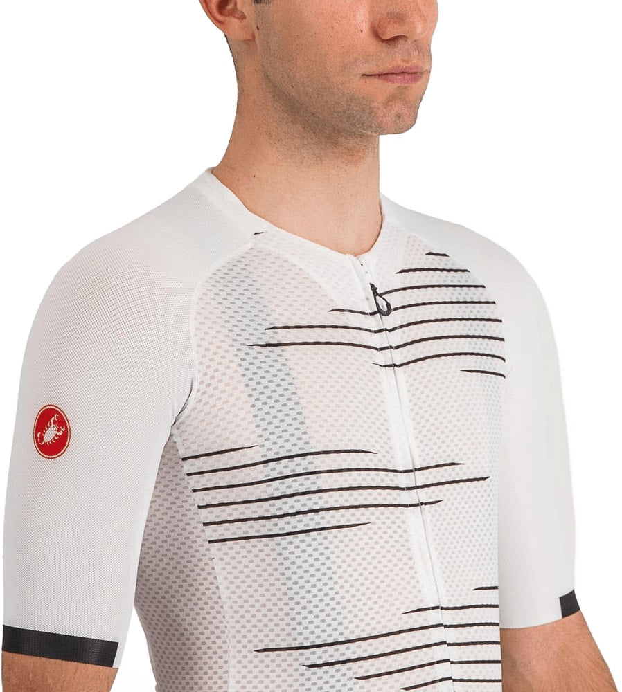 Castelli Climber's 4.0 SS men's cycling jersey with short sleeves, breathable fabric, and bold design for warm-weather rides.