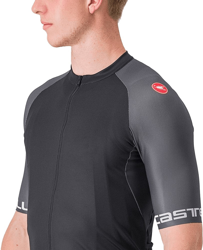 Castelli Entrata VI SS men's cycling jersey in lightweight fabric with short sleeves and full front zipper.