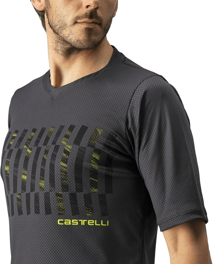 Castelli Trail Tech SS men's MTB jersey in lightweight, breathable fabric with short sleeves and vibrant design.