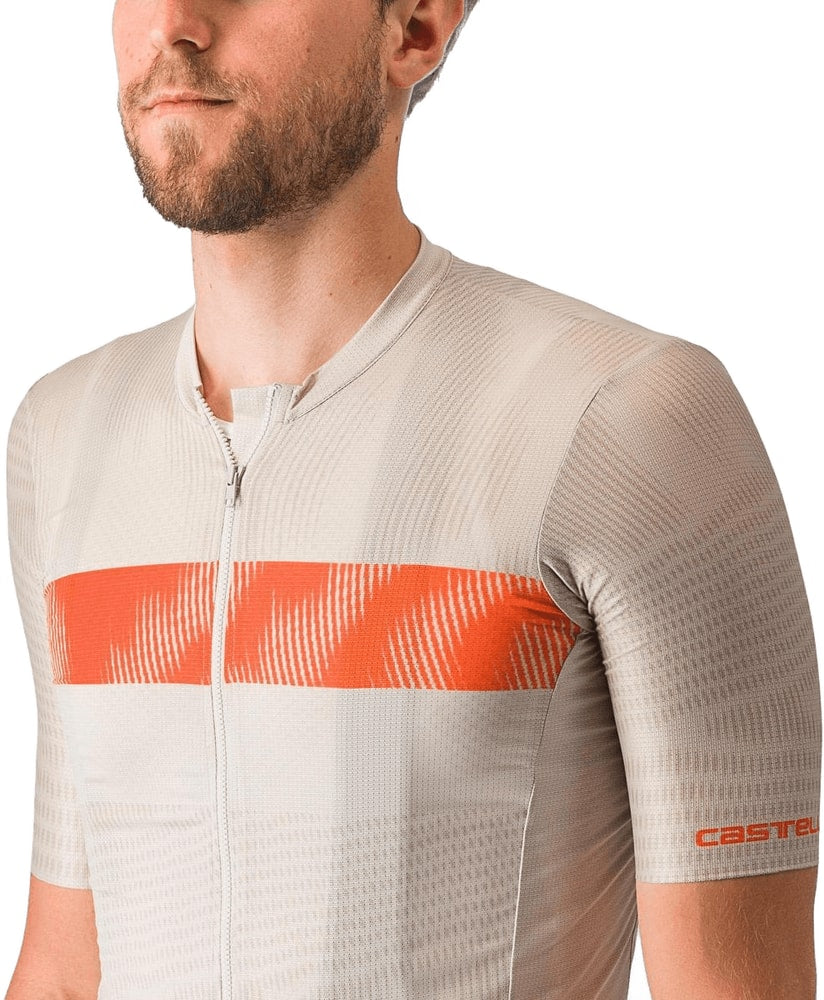 Castelli Unlimited Endurance SS men's cycling jersey in lightweight fabric, featuring short sleeves and a sleek design.