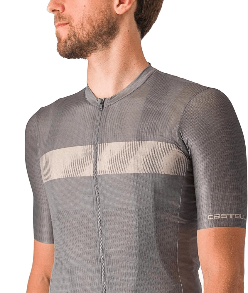 Castelli Unlimited Endurance SS men's cycling jersey in lightweight, breathable fabric with short sleeves and front zipper.