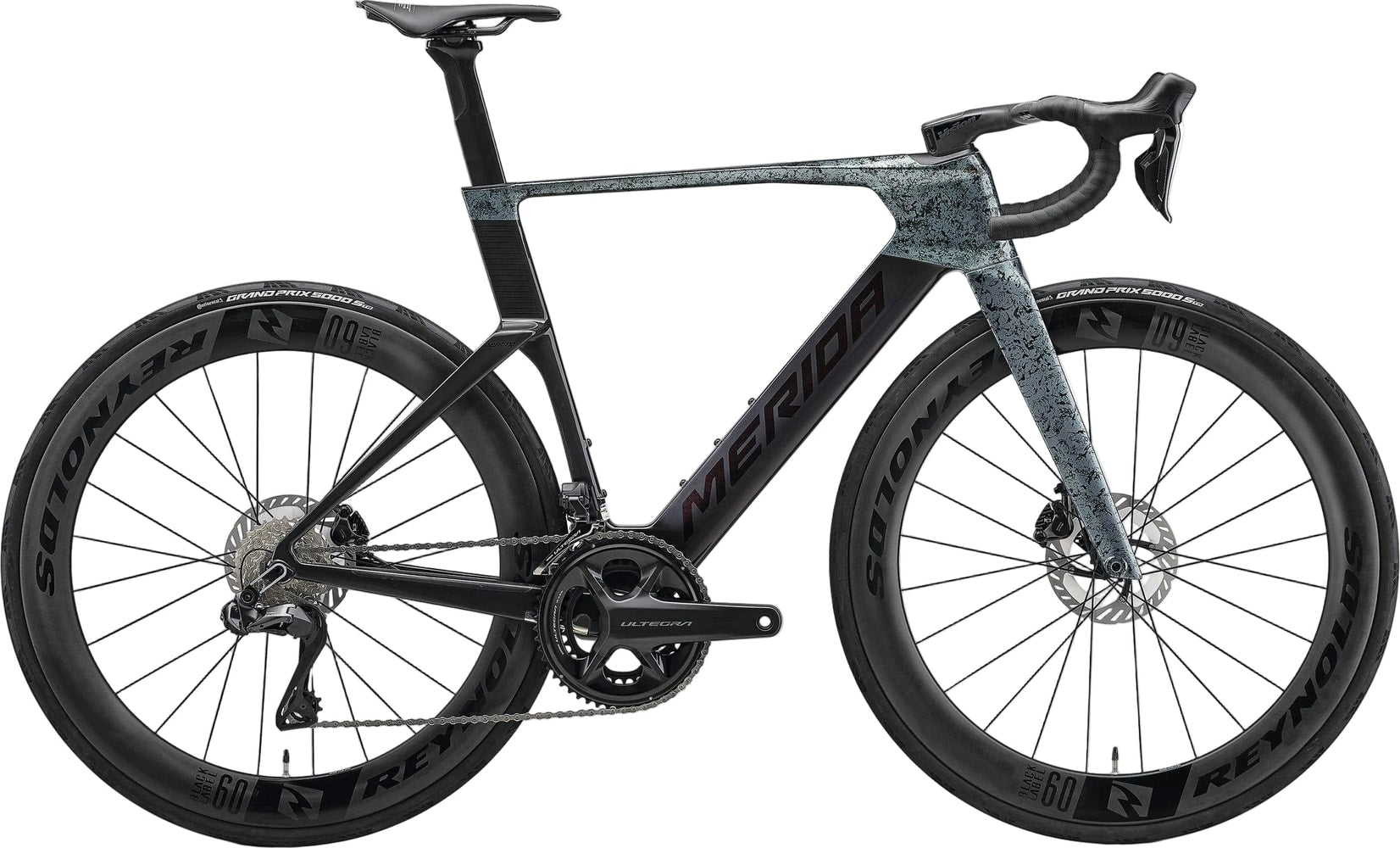 Red Merida Reacto 9000 road bike with aerodynamic frame, drop handlebars, and sleek design, perfect for competitive cycling.