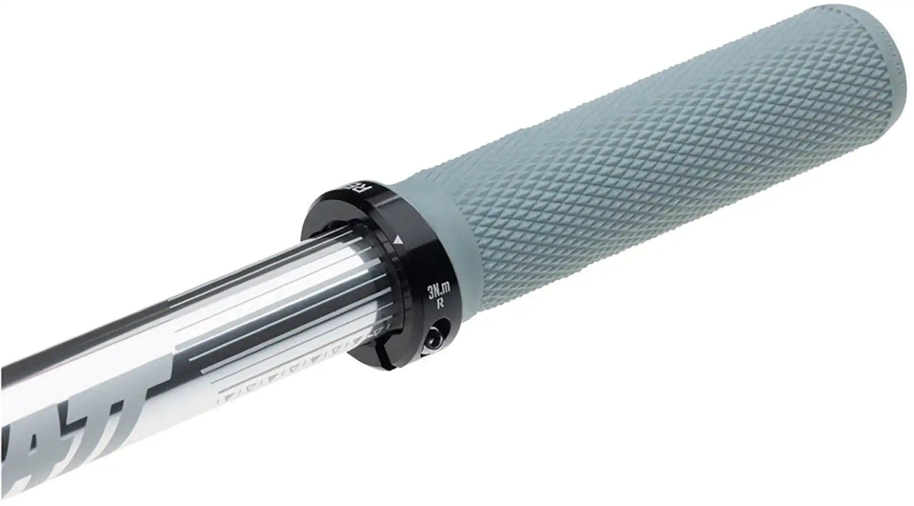Leatt ReaFlex 6.0 Diamond Lock-On MTB grips with textured diamond pattern and secure lock-on design for mountain biking.