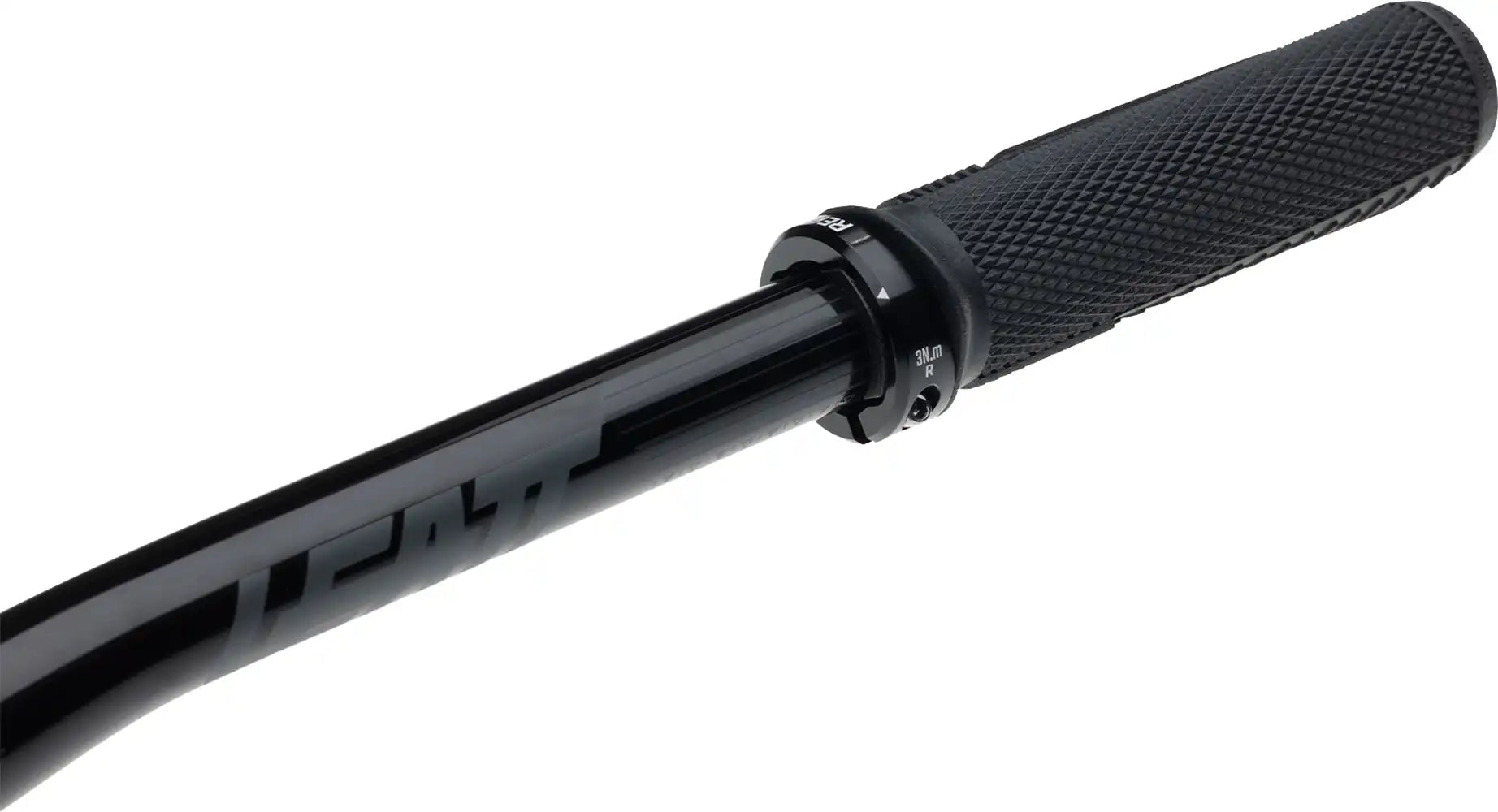 Leatt ReaFlex 6.0 Half Waffle Lock-On MTB grips in black with 30mm diameter, featuring a thin, textured design for mountain biking.