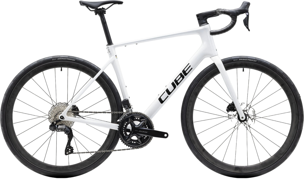 2027 Cube Attain C:62 SLX in Metallic White n Black